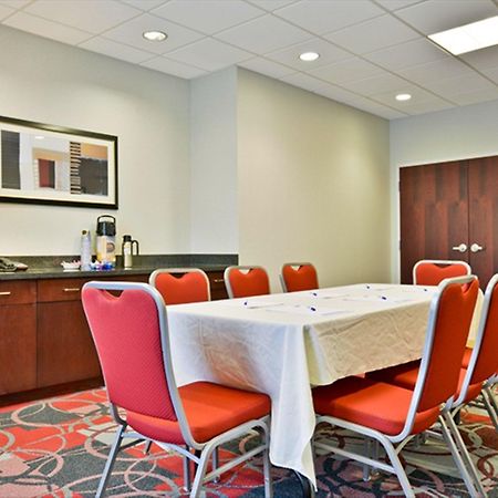 Holiday Inn Express & Suites Utica By Ihg Bisnis foto