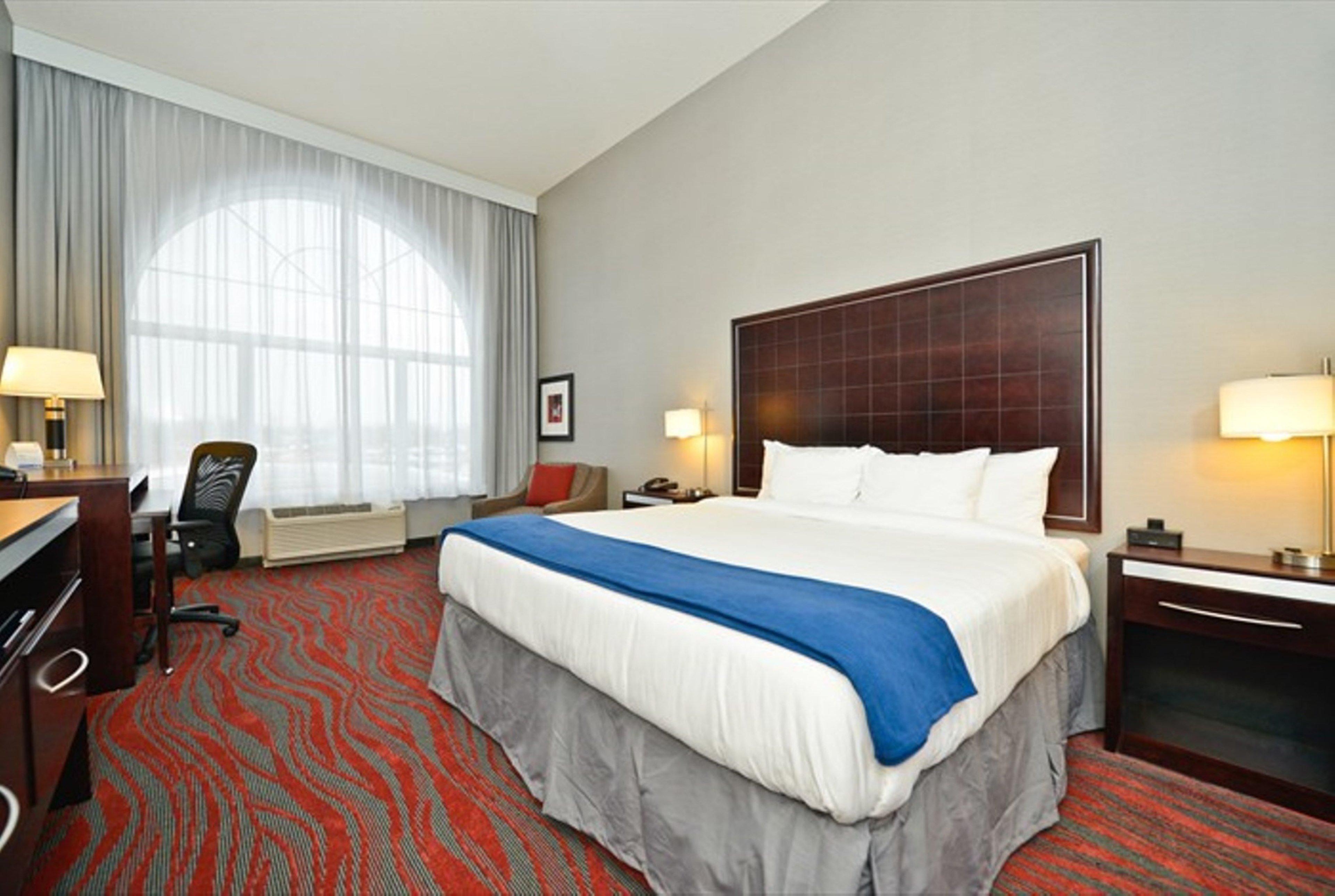 Holiday Inn Express & Suites Utica By Ihg Bagian luar foto