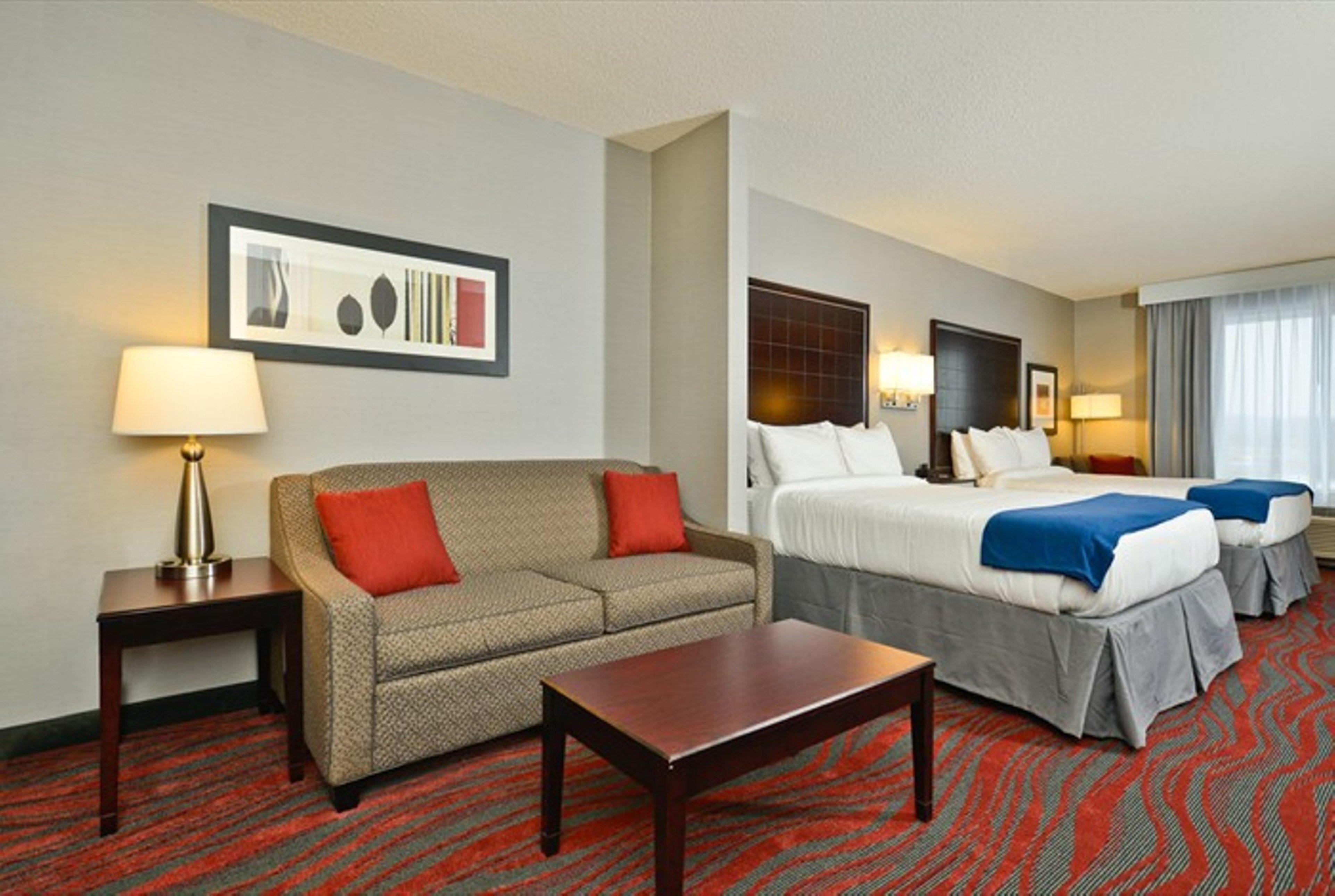 Holiday Inn Express & Suites Utica By Ihg Bagian luar foto