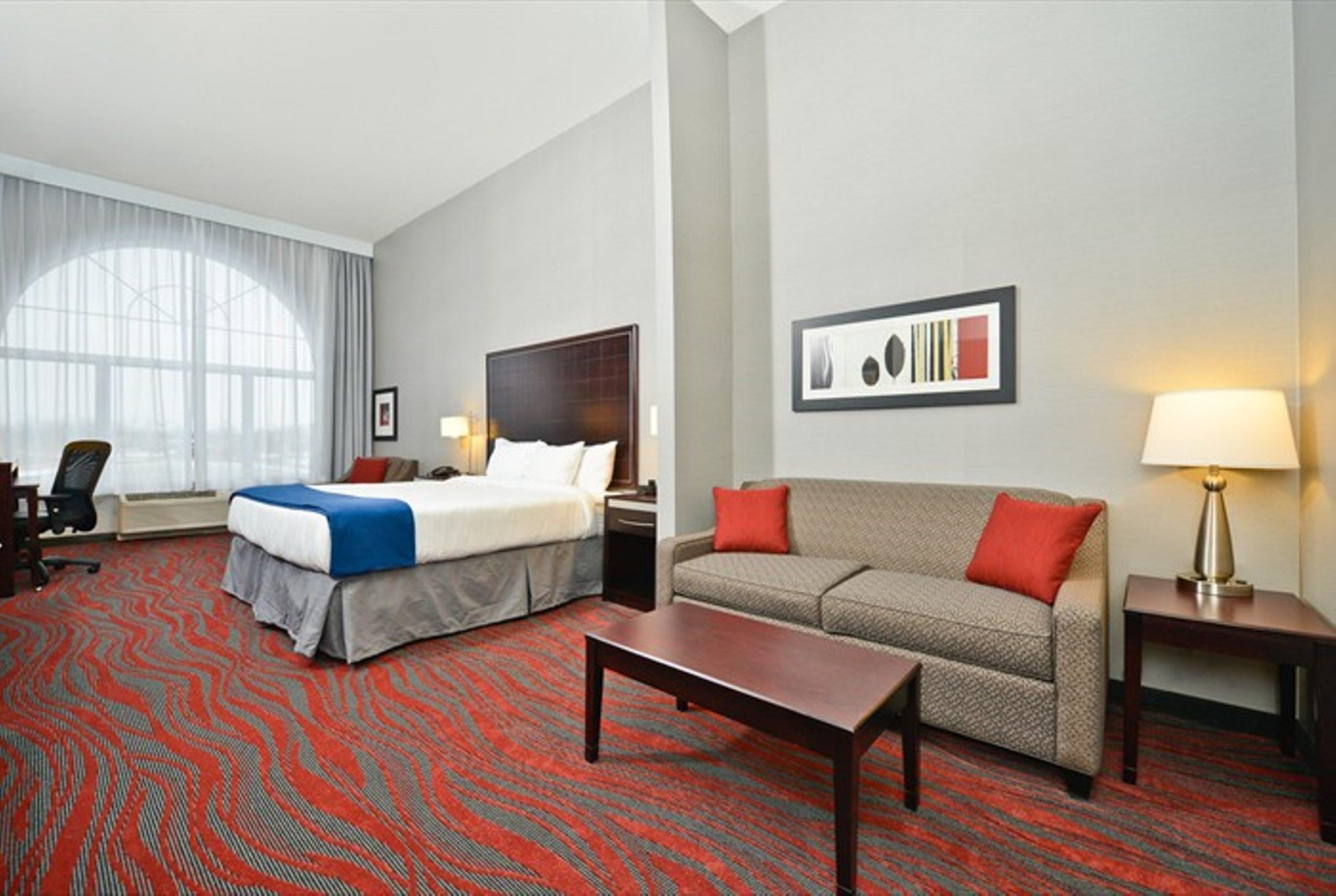 Holiday Inn Express & Suites Utica By Ihg Bagian luar foto