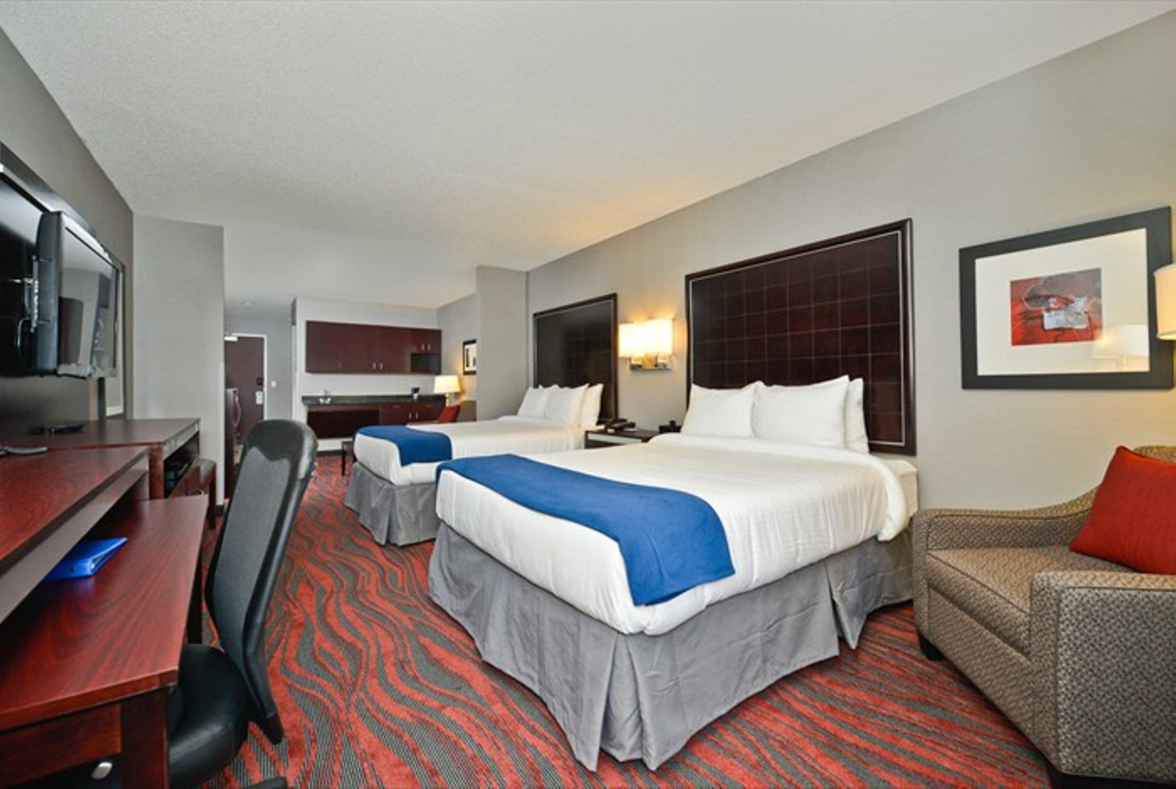 Holiday Inn Express & Suites Utica By Ihg Bagian luar foto