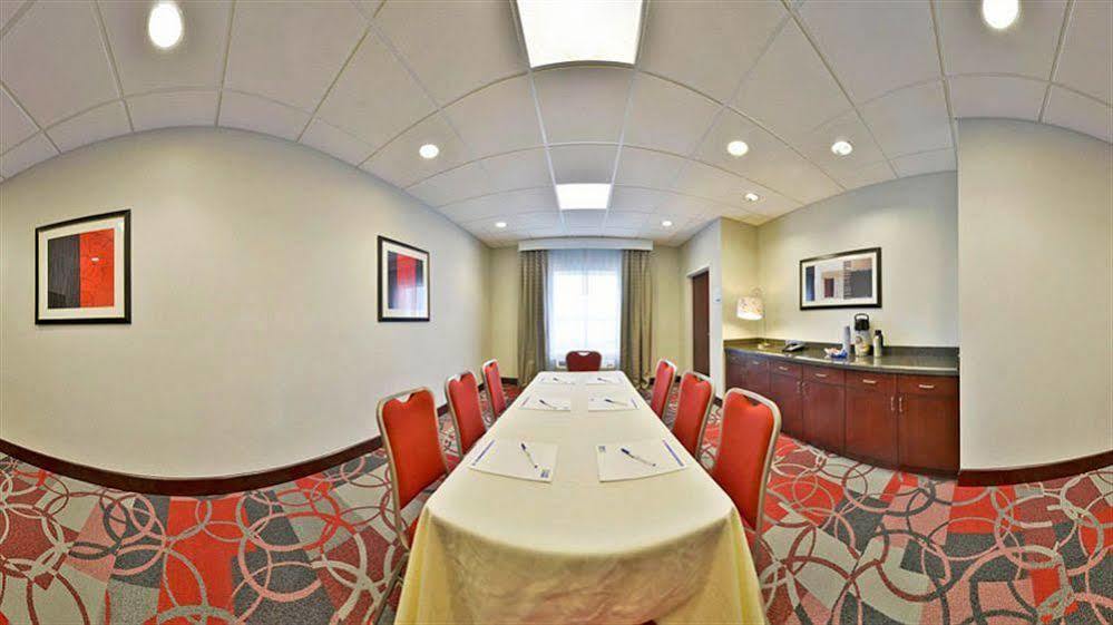 Holiday Inn Express & Suites Utica By Ihg Bagian luar foto